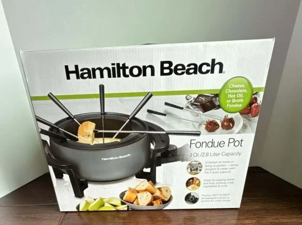 Hamilton Beach 3 Qt / 2.8 Liter Fondue Pot with Temp Control (Model 86202)